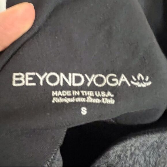 Beyond Yoga Womens Space Dye Cropped Leggings Size Small Compression Athletic - Picture 5 of 7